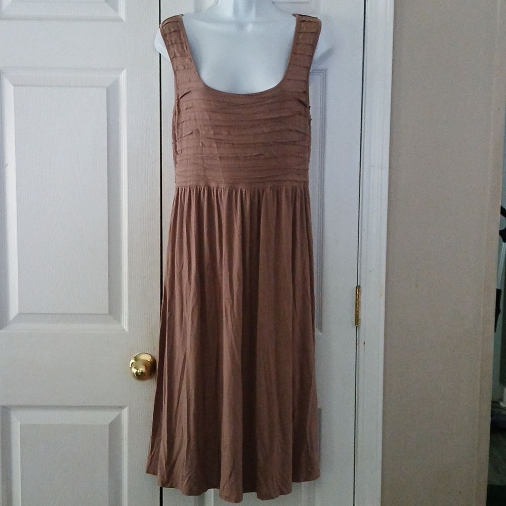 Dunia tan  sleeveless casual summer leisure  midi dress  Sz M